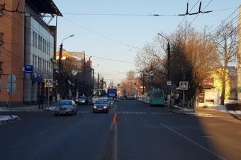 В Твери пожилой водитель сбил женщину на нерегулируемом переходе