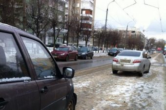 В Твери столкнулись две легковушки. Есть пострадавший