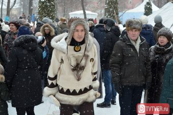 Арктика в Твери: горожан научили подражать звукам животных, играть на варгане и исполнять чукотские танцы