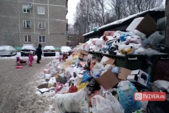 Жители Твери могут пожаловаться на мусор во дворах