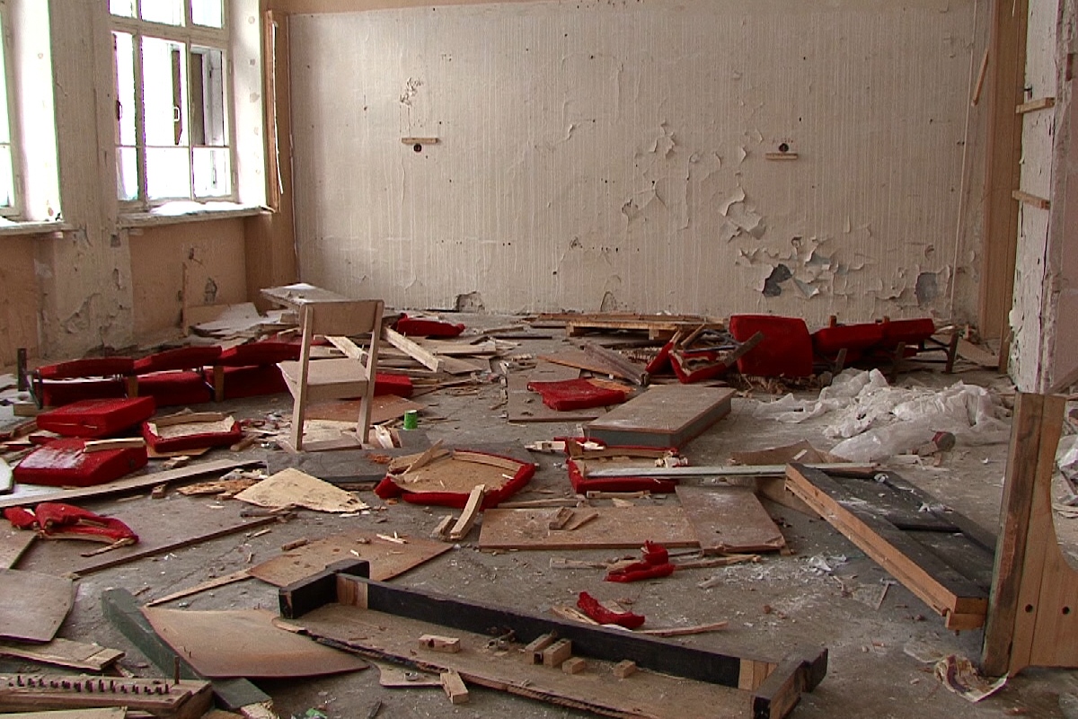 Заброшенное здание в Тверской области привлекло внимание прокуратуры