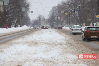 Снег победил дороги Твери