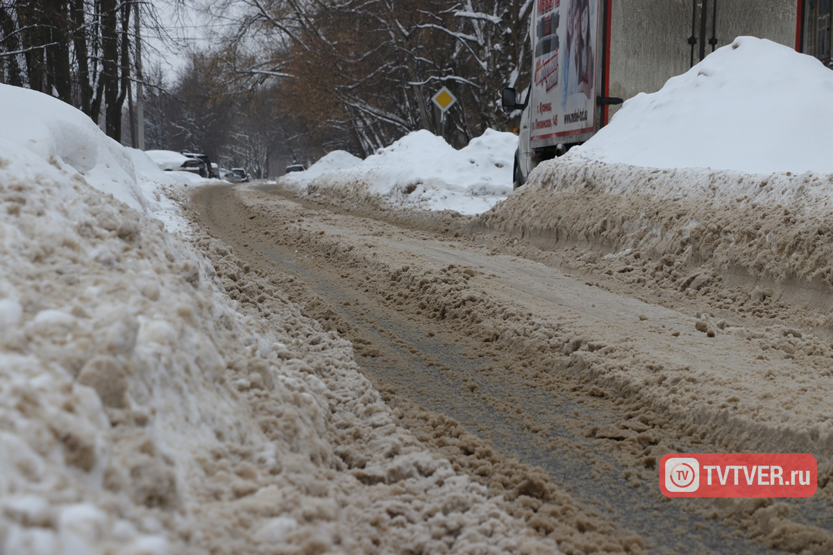 В Тверской области дорожников наказали за неубранный снег