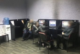 В Тверской области полиция накрыла нелегальный игровой клуб В Тверской области полиция накрыла нелегальный игровой клуб