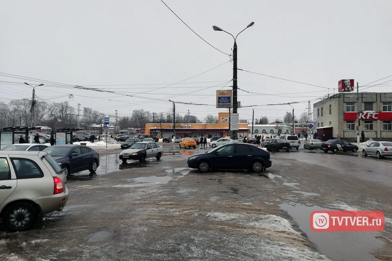 В Твери на Привокзальную площадь вернулись автомобили