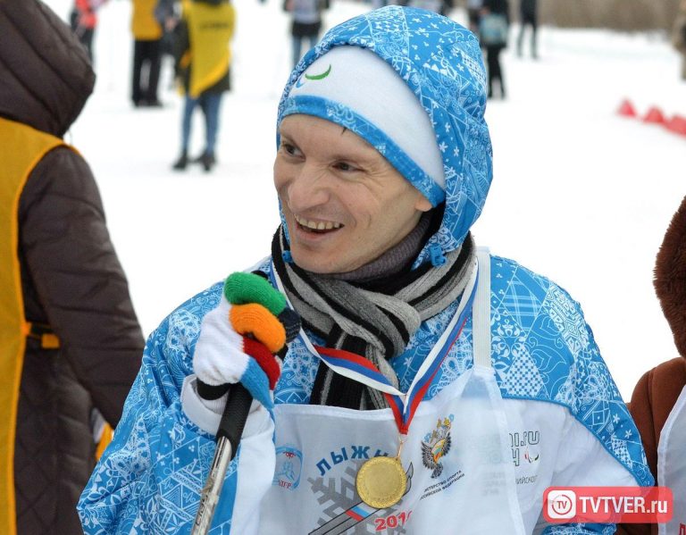 В Твери «Лыжню России» покорил молодой человек с ДЦП