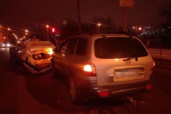 В Твери пьяный водитель устроил ДТП с пятью автомобилями В Твери пьяный водитель устроил ДТП с пятью автомобилями