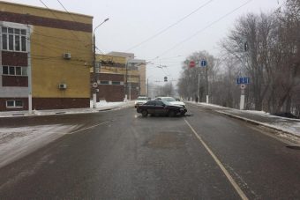 Автоледи на Infiniti устроила ДТП в центре Твери