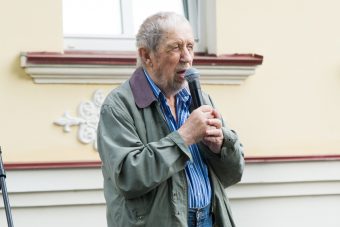 В Твери скончался поэт Евгений Карасев