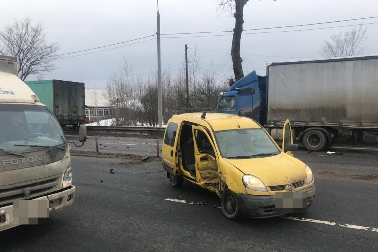 Столкновение на М-10 в Тверской области. Пострадали двое