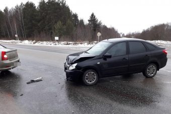 Девушка на Renault Logan спровоцировала ДТП под Тверью