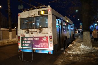 Пожилая пассажирка троллейбуса травмировалась в Твери