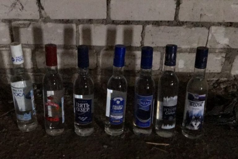 В Твери полицейские конфисковали почти шесть тысяч бутылок «левой» водки