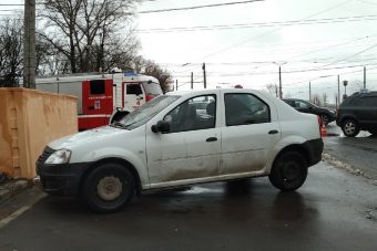 В Твери столкнулись две легковушки. Пострадала женщина