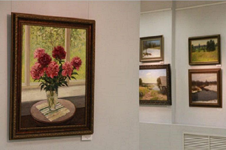 В Твери известный вышневолоцкий живописец Владимир Филиппов представит выставку "На родной земле"