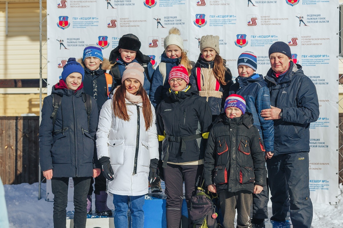 Российская героиня ЧМ-2019 наградила юных тверских лыжников