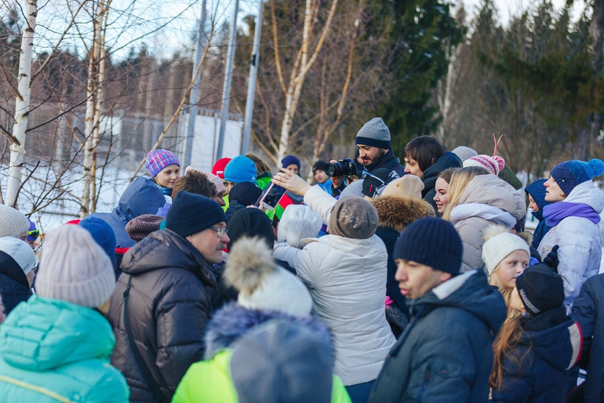 Российская героиня ЧМ-2019 наградила юных тверских лыжников