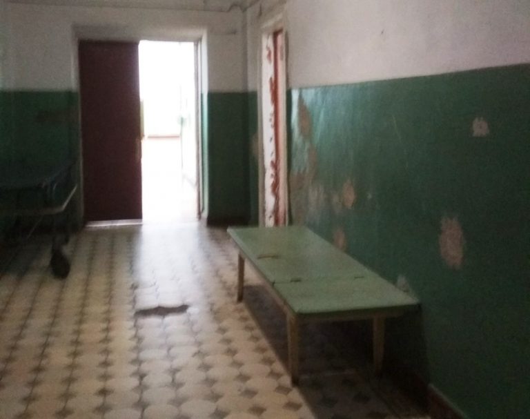 Возмущенные жители Вышнего Волочка опубликовали шокирующие фото центральной районной больницы