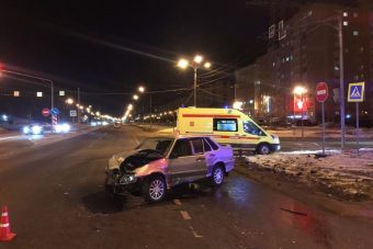 Три человека пострадали при столкновении двух ВАЗов на перекрестке у гипермаркета «Глобус» в Твери