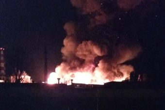 Крупный пожар в Тверской области: горит цех ДОКа