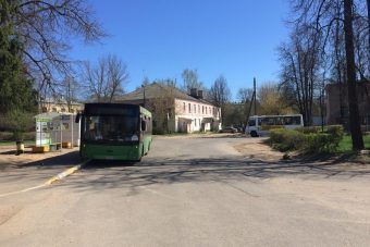 Жительница Твери получила травму, садясь в автобус