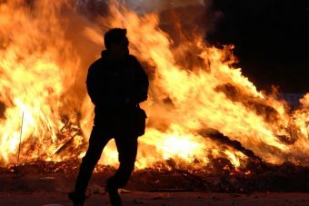 Житель Тверской области сжег дом родной сестры, а потом решил потребовать у нее компенсацию за «отсидку»