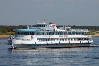 За время навигации Тверь примет 67 больших и малых речных круизных лайнеров За время навигации Тверь примет 67 больших и малых речных круизных лайнеров