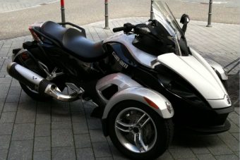 Под Тверью угнали уникальный трехколесный мотоцикл ROADSTER SPYDER стоимостью около 2 млн рублей