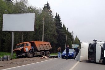 В Твери в столкновении с КАМАЗом не устояла Газель