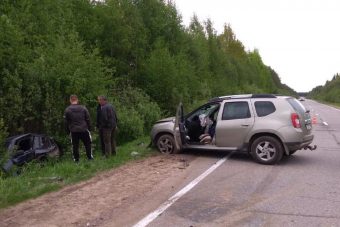 В Тверской области столкнулись "Нива" и Renault Duster. Трое пострадавших