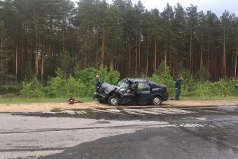Опубликованы снимки с места смертельного ДТП на автодороге Торжок - Осташков