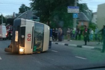 В Твери легковушка протаранила "скорую"