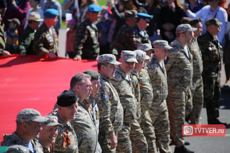 В День Победы по центру Твери пронесут 100-метровое Полотно Памяти, сшитое детьми из «солдатских платков»