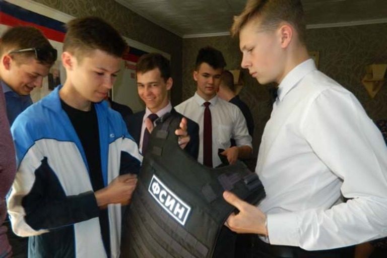 Экскурсия мечты: в Тверской области школьников свозили в лечебное учреждение, где содержат наркоманов и алкоголиков