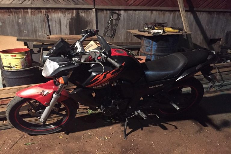 В Лесном районе мотоциклист без прав вылетел в кювет