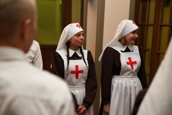Губернатор Игорь Руденя поздравил с праздником тверских медиков