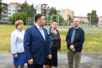 Игорь Руденя проинспектировал стадион школы №18 города Твери