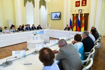 Губернатор Тверской области встретился с главврачами ведущих больниц
