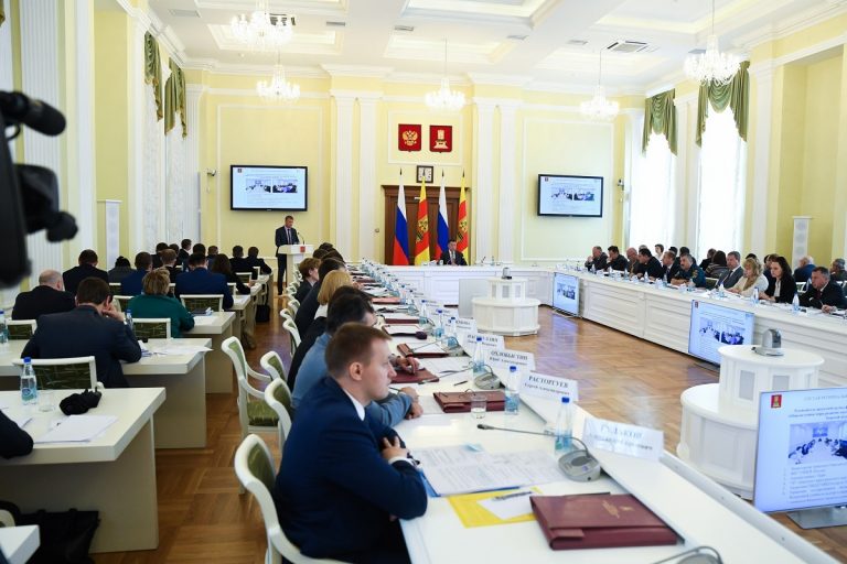 В Тверской области планируют в 3,5 раза снизить смертность на дорогах