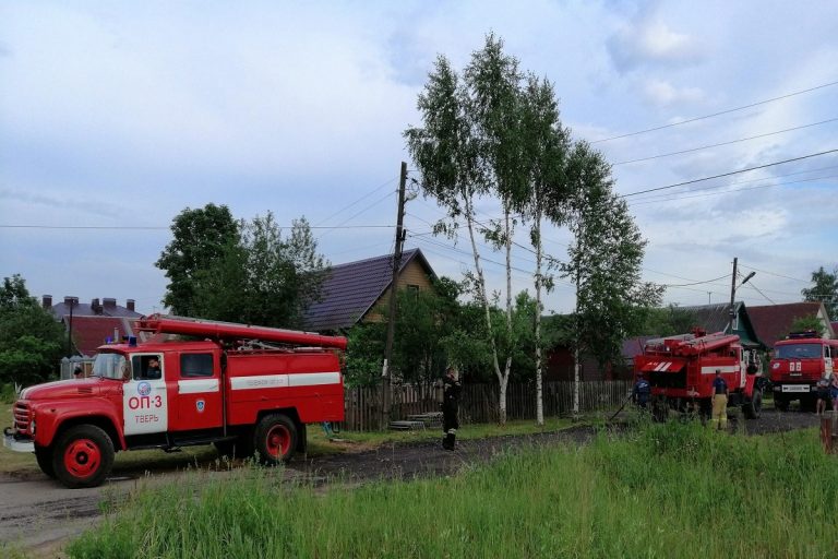 В Твери горел частный жилой дом