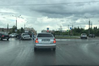 На выезде из Мамулино в Твери произошла авария