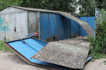 В Твери ликвидировали незаконные гаражи