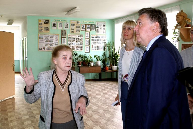 Глава Твери Алексей Огоньков проверил школы на готовность к учебному году