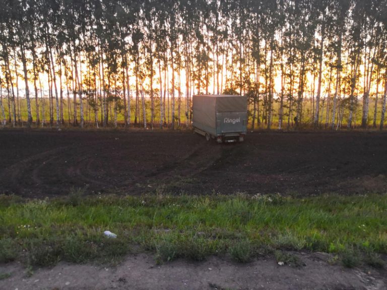 Под грузовик из Тверской области у Рязани влетела легковушка