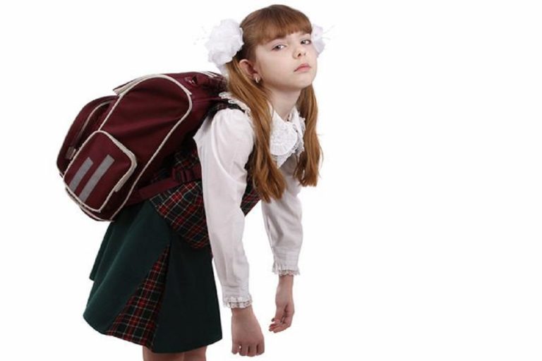 Роспотребнадзор рассказал, сколько должен весить рюкзак школьника с учебниками