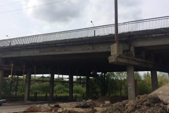 Движение пешеходов по Крупскому мосту в Твери запретят через месяц