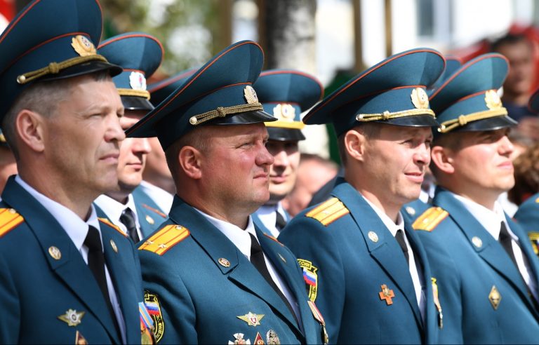 В Твери открыли памятник "Пожарным и спасателям"