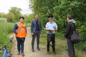 В Твери ловили пешеходов, пытающихся перейти ж/д пути в неустановленном месте