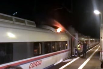 Опубликовано видео пожара на "Сапсане" в Тверской области