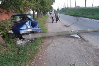 Пьяная автоледи влетела в столб в Твери